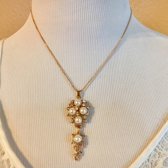 🆕 Cluster Pearl Pendant Necklace Earrings Set - Picture 2 of 6